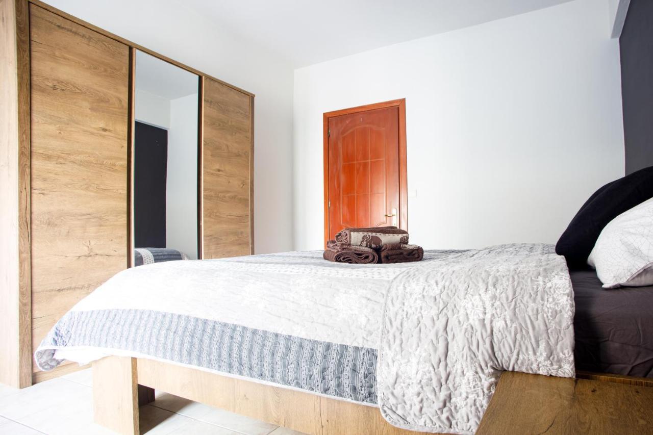 Blaze Studios & Apartments 잰티 외부 사진