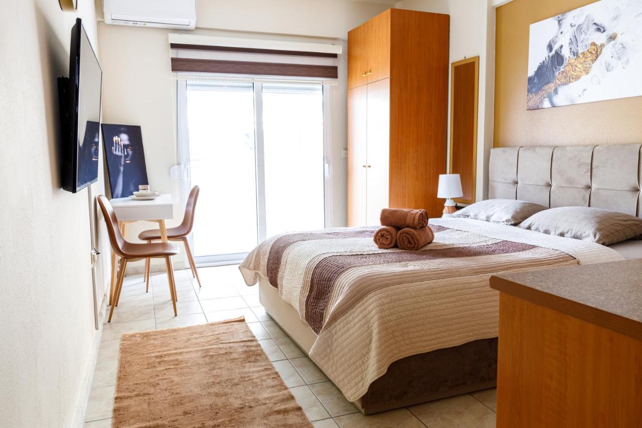 Blaze Studios & Apartments 잰티 외부 사진
